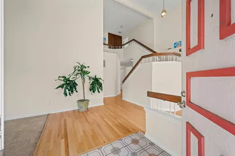 Entry Way - 106 Jasper Ct, Hercules, CA 94547 photo 4 of 5