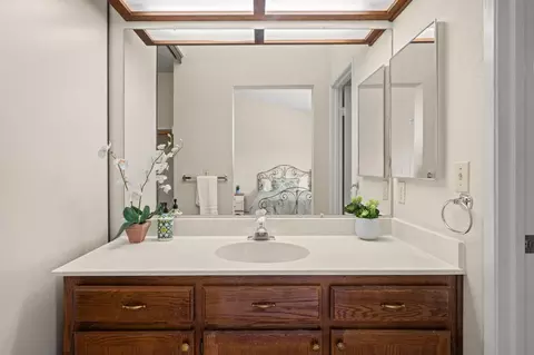 Bath - 106 Jasper Ct, Hercules, CA 94547 photo 2 of 4
