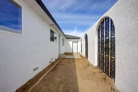 Exterior - 1111 Richland Ave, Modesto, CA 95351 photo 3 of 7
