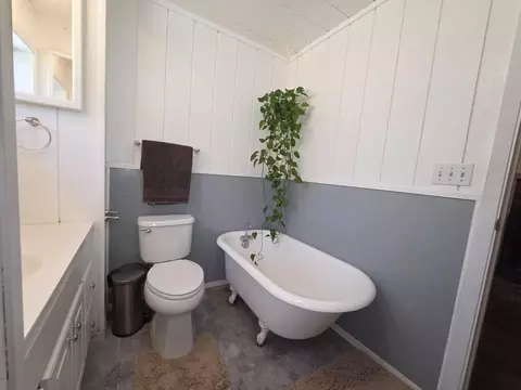 Bath - 1151 Gorley Ln, Mokelumne Hill, CA 95245 photo 2 of 4