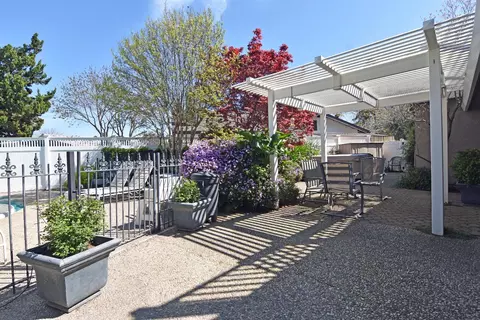 Exterior - 1701 Sylvia Ct, Turlock, CA 95382 photo 9 of 27