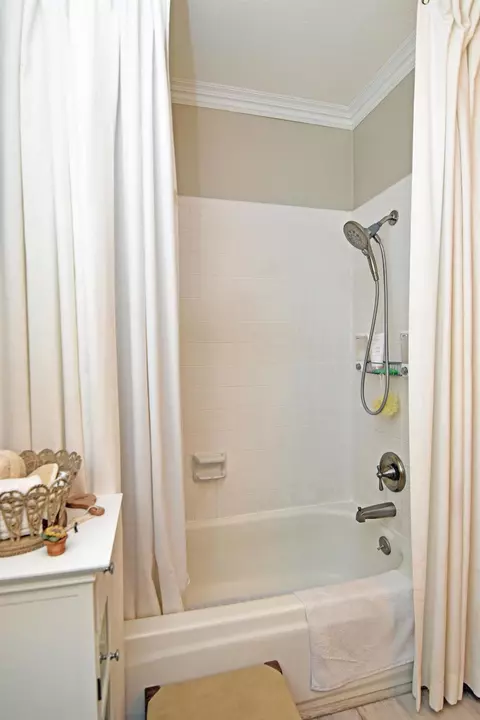 Bath - 1701 Sylvia Ct, Turlock, CA 95382 photo 3 of 9