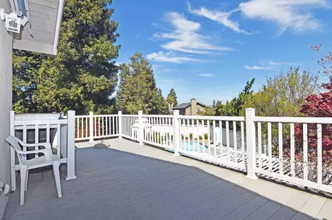 Exterior - 1701 Sylvia Ct, Turlock, CA 95382 photo 4 of 27