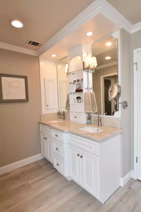 Bath - 1701 Sylvia Ct, Turlock, CA 95382 photo 4 of 9