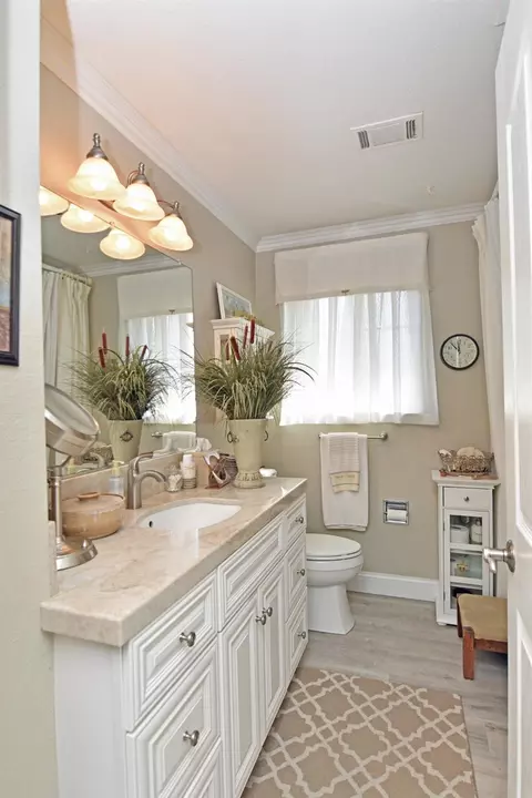 Bath - 1701 Sylvia Ct, Turlock, CA 95382 photo 2 of 9