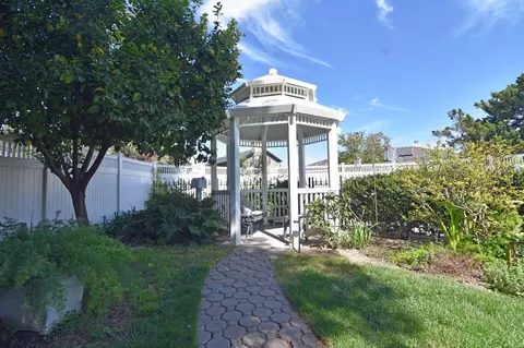 Exterior - 1701 Sylvia Ct, Turlock, CA 95382 photo 22 of 27