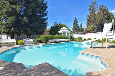 Exterior - 1701 Sylvia Ct, Turlock, CA 95382 photo 15 of 27