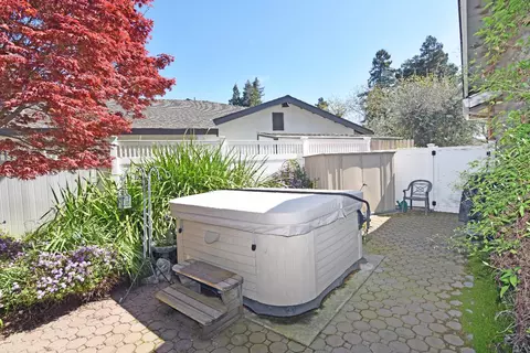 Exterior - 1701 Sylvia Ct, Turlock, CA 95382 photo 10 of 27