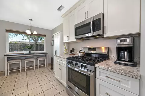 Kitchen - 7133 Grenola Way, Citrus Heights, CA 95621 photo 2 of 4
