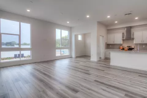 427 6th St, West Sacramento, CA 95605