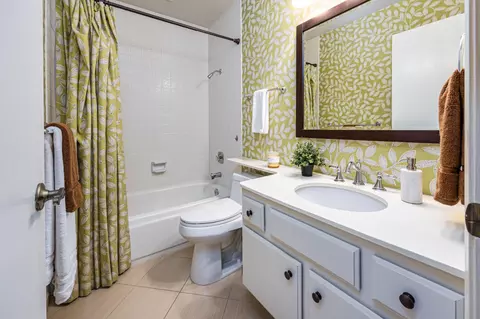 Bath - 413 E Ranch Rd, Sacramento, CA 95825 photo 4 of 4