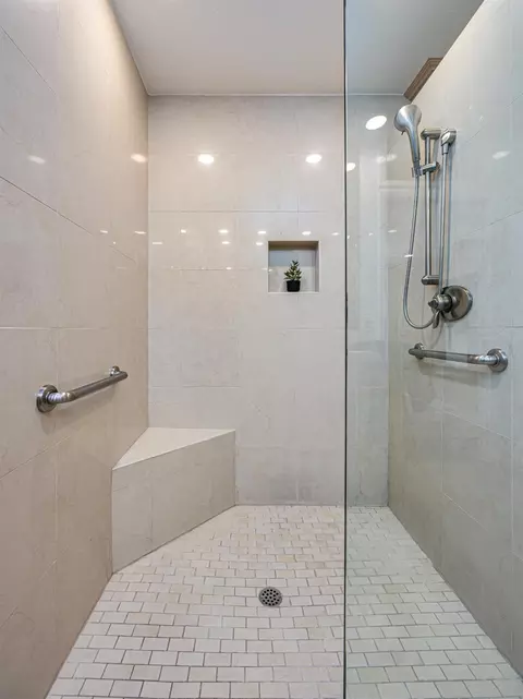 Bath - 413 E Ranch Rd, Sacramento, CA 95825 photo 3 of 4