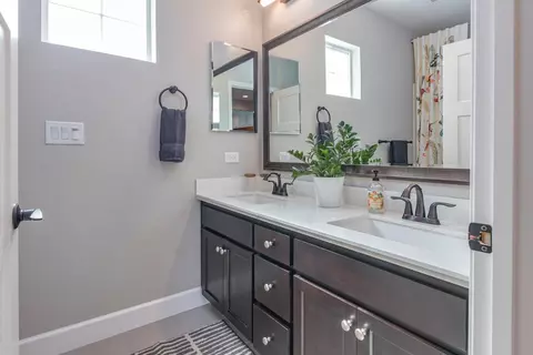 Bath - 1821 Cannery Loop, Davis, CA 95616 photo 6 of 7