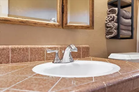 Bath - 5621 Saw Mill Rd, Placerville, CA 95667 photo 2 of 5