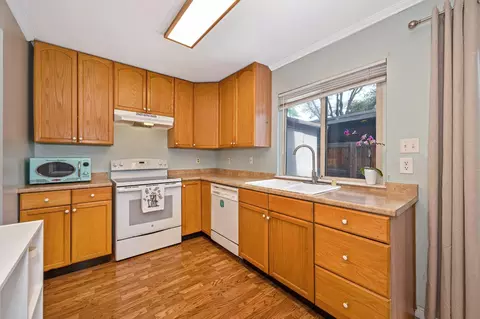 8841 La Riviera Dr #E, Sacramento, CA 95826