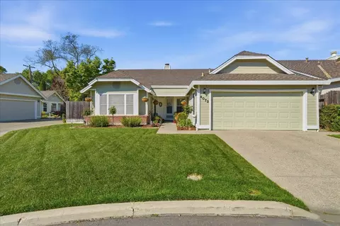 4072 Alex Ln, Carmichael, CA 95608