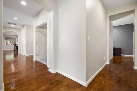 Entry Way - 2771 Amatchi Ct, Tracy, CA 95304 photo 11 of 13
