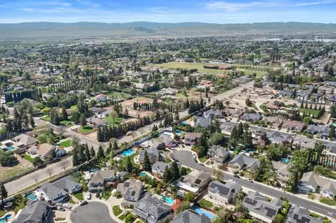 View/Area - 2771 Amatchi Ct, Tracy, CA 95304 photo 4 of 6