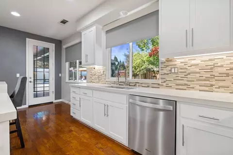 Kitchen - 2771 Amatchi Ct, Tracy, CA 95304 photo 2 of 4