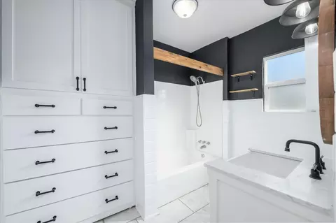 Bath - 103 E Jackson St, Ione, CA 95640 photo 3 of 3