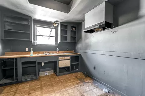 Kitchen - 760 Sunnyside Ave, Clovis, CA 93611 photo 2 of 3
