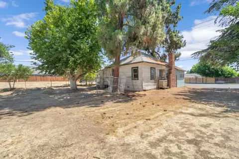 Exterior - 760 Sunnyside Ave, Clovis, CA 93611 photo 3 of 6
