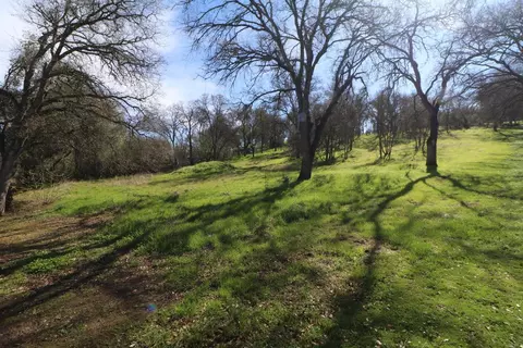 4328 Baldwin Ct, Valley Springs, CA 95252