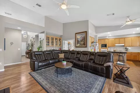 9089 Quail Terrace Way, Elk Grove, CA 95624