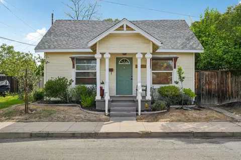 3425 50th St, Sacramento, CA 95820