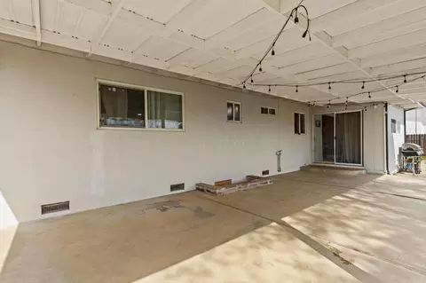 Exterior - 1984 15th St, Olivehurst, CA 95961 photo 7 of 8