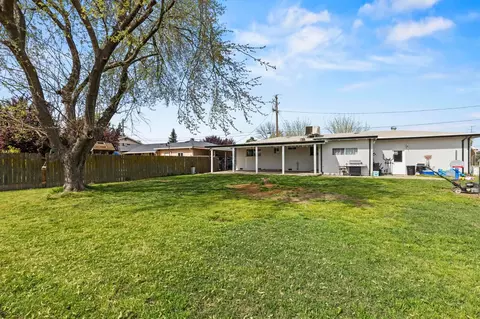 Exterior - 1984 15th St, Olivehurst, CA 95961 photo 6 of 8