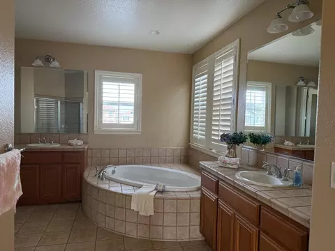 Bath - 322 Barn Dance Way, Oakley, CA 94561 photo 5 of 6