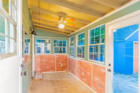 Exterior - 435 Olive Ave, Modesto, CA 95350 photo 5 of 8