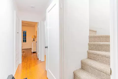 Entry Way - 435 Olive Ave, Modesto, CA 95350 photo 3 of 3