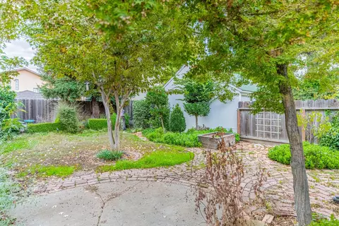 Exterior - 435 Olive Ave, Modesto, CA 95350 photo 6 of 8