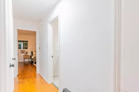 Entry Way - 435 Olive Ave, Modesto, CA 95350 photo 2 of 3