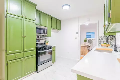 Kitchen - 435 Olive Ave, Modesto, CA 95350 photo 3 of 3