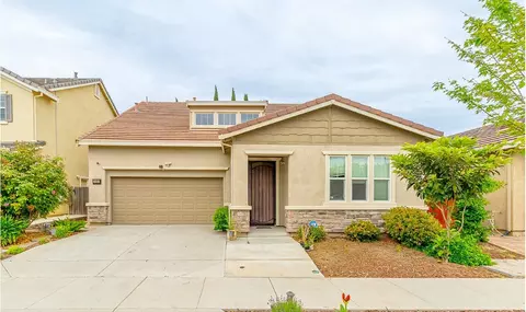 Exterior - 3453 Bungalows Dr, Tracy, CA 95376 photo 2 of 5