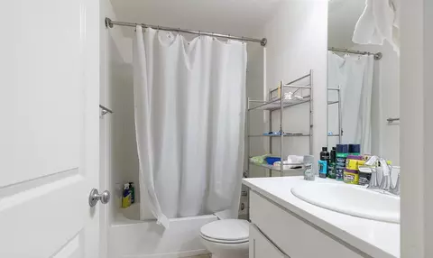 Bath - 3453 Bungalows Dr, Tracy, CA 95376 photo 4 of 4