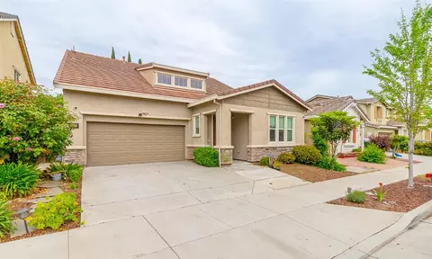 Exterior - 3453 Bungalows Dr, Tracy, CA 95376 photo 3 of 5