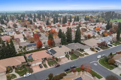 View/Area - 2067 Robin Hood Ln, Merced, CA 95340 photo 8 of 9