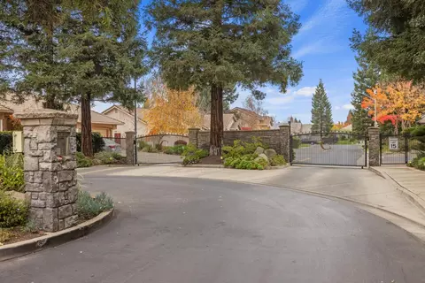 View/Area - 2067 Robin Hood Ln, Merced, CA 95340 photo 2 of 9