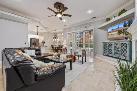 Entry Way - 2067 Robin Hood Ln, Merced, CA 95340 photo 6 of 13