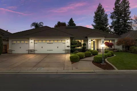 Exterior - 2067 Robin Hood Ln, Merced, CA 95340 photo 2 of 8