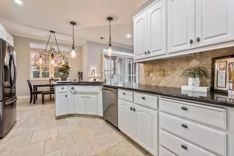 Kitchen - 2067 Robin Hood Ln, Merced, CA 95340 photo 2 of 3