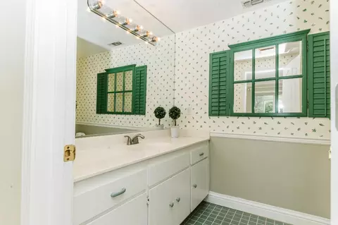 Bath - 7530 Rasmussen Rd, Loomis, CA 95650 photo 5 of 7