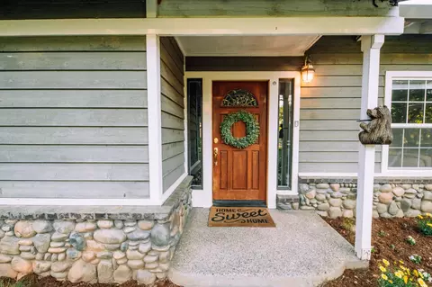Entry Way - 7530 Rasmussen Rd, Loomis, CA 95650 photo 8 of 9