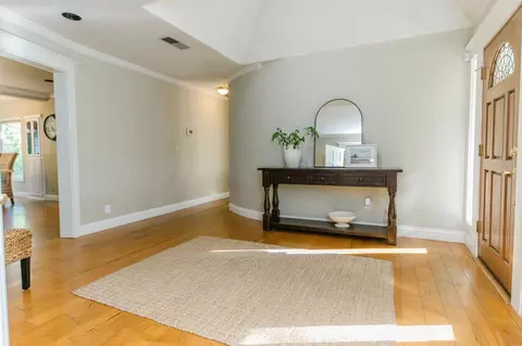 Entry Way - 7530 Rasmussen Rd, Loomis, CA 95650 photo 3 of 9