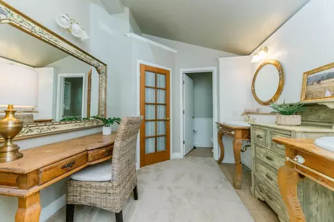 Bath - 7530 Rasmussen Rd, Loomis, CA 95650 photo 2 of 7