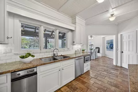 Kitchen - 16096 Perimeter Rd, Grass Valley, CA 95949 photo 5 of 8